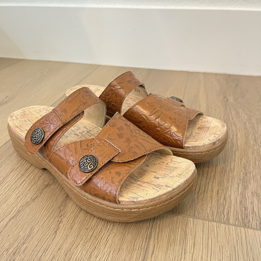 Alegria Krystal Sandals Women's 7-7.5M EU37  Tan Adjustable Embossed Iris